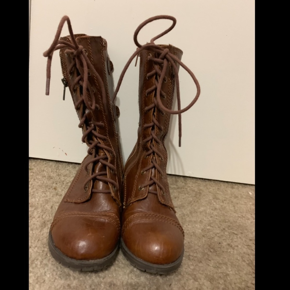 Combat boots